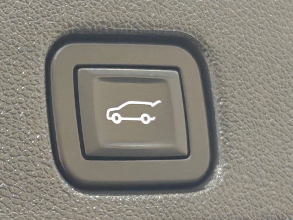 Used 2025 GMC Acadia Elevation w/ Elevation Premium Package FWD image 33