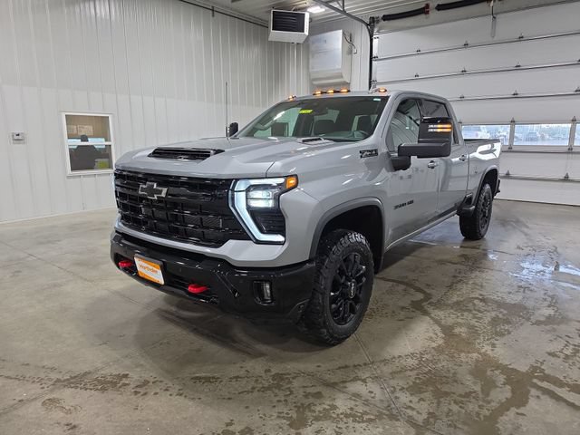 Used 2025 Chevrolet Silverado 3500 LTZ w/ LTZ Plus Package AWD/4WD image 4