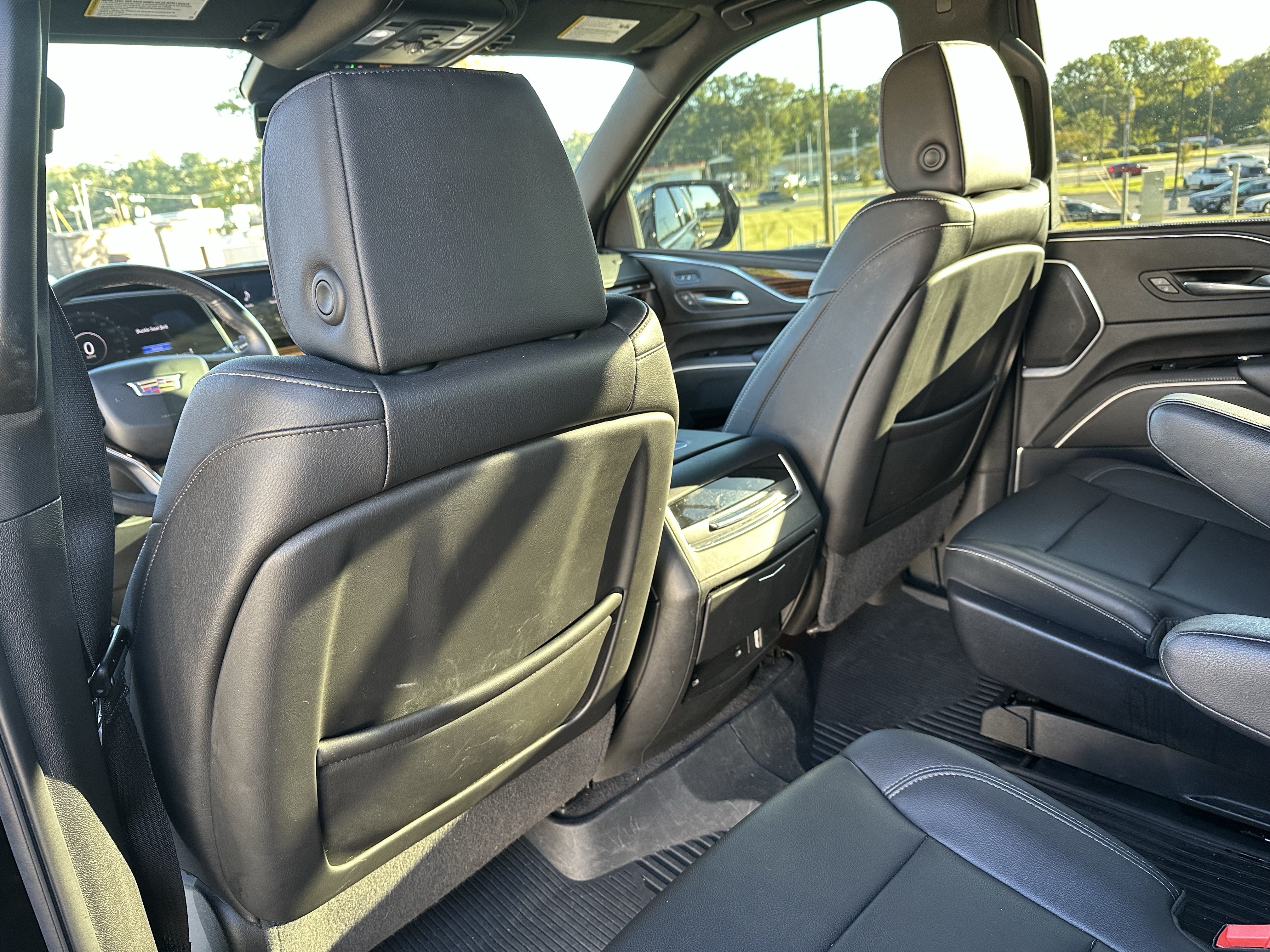 Used 2022 Cadillac Escalade Luxury AWD/4WD image 29
