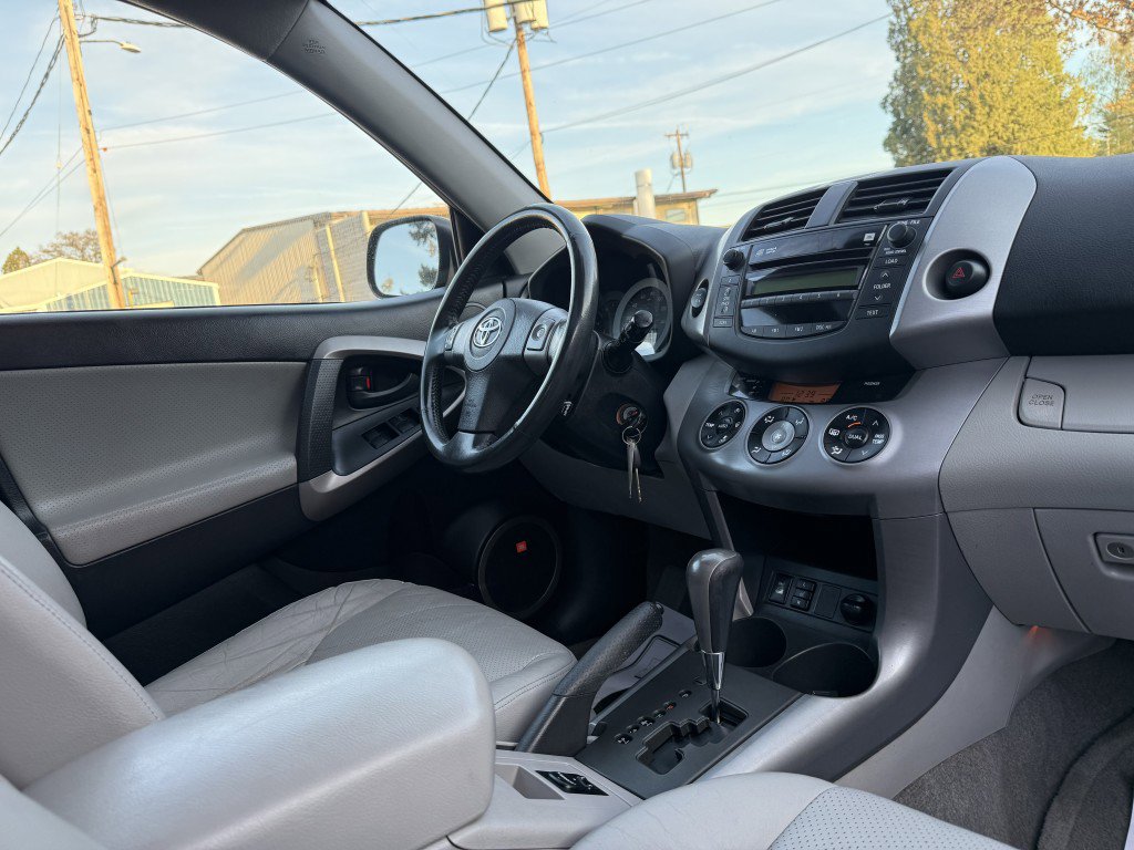Used 2007 Toyota RAV4 Limited AWD/4WD image 13