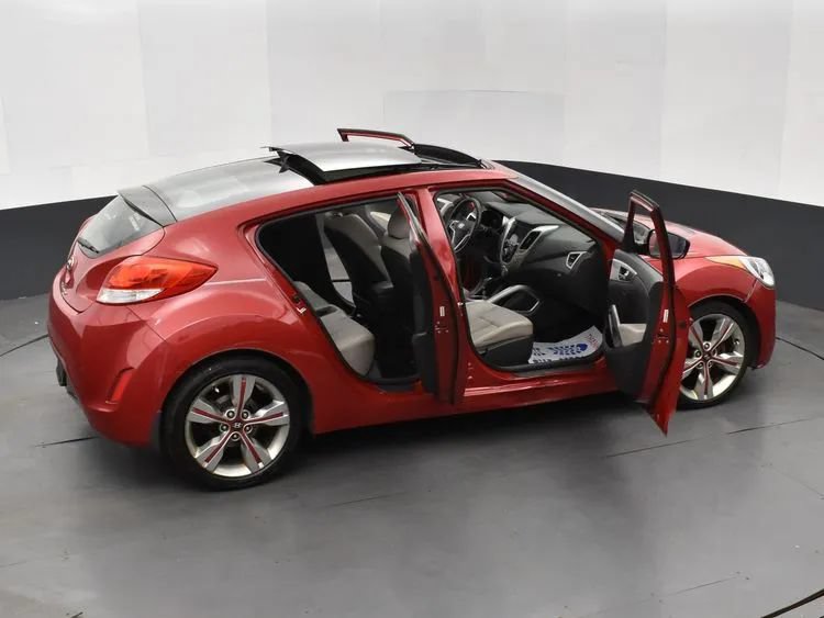 Used 2013 Hyundai Veloster w/ Style Pkg FWD image 6