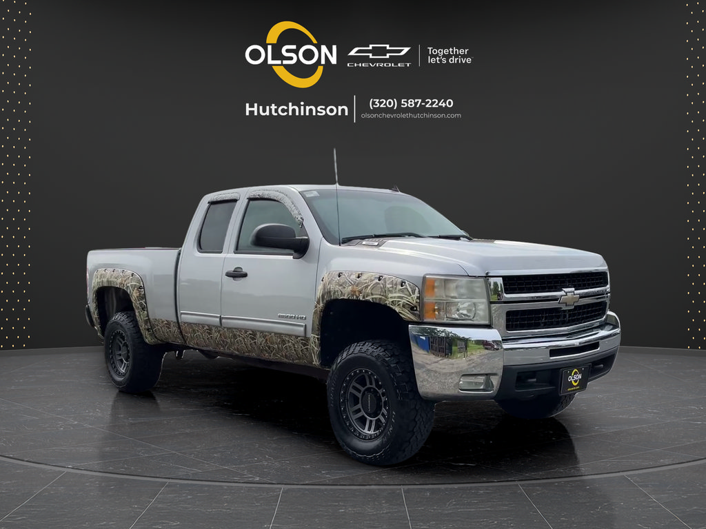 Used 2010 Chevrolet Silverado 2500 LT w/ Interior Plus Package AWD/4WD image 13