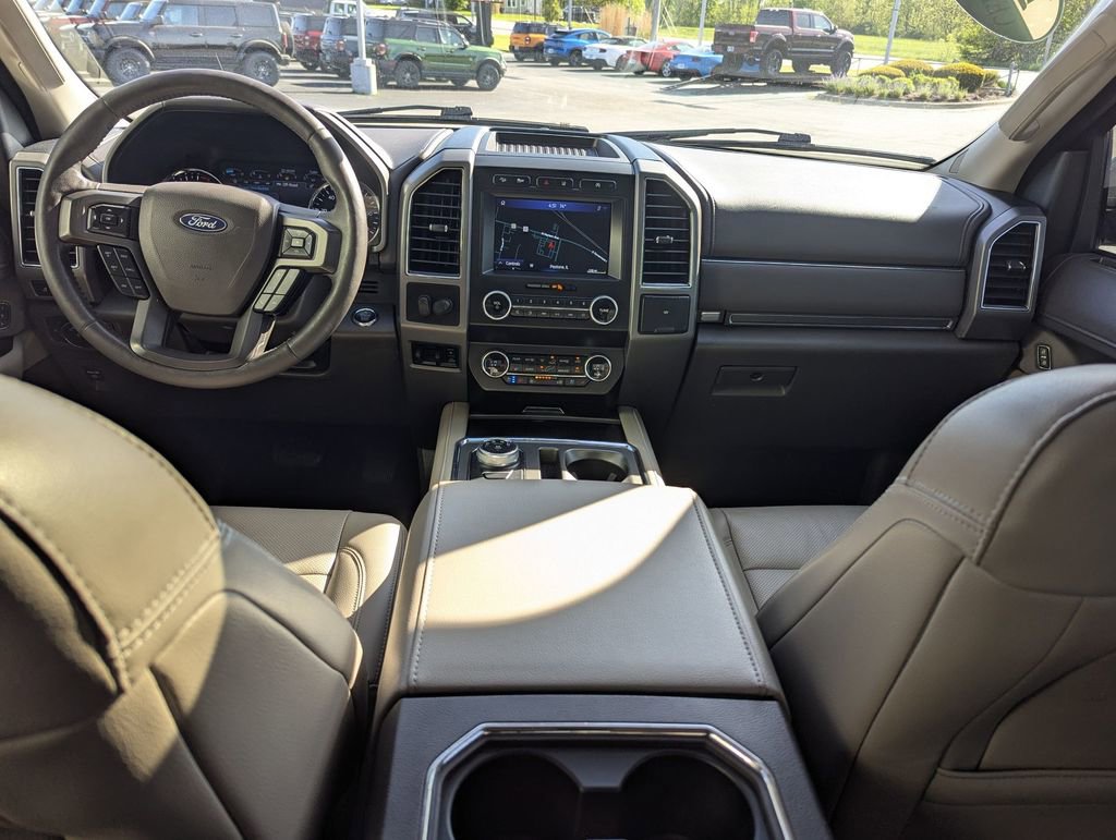 Used 2020 Ford Expedition XLT w/ Equipment Group 202A AWD/4WD image 23