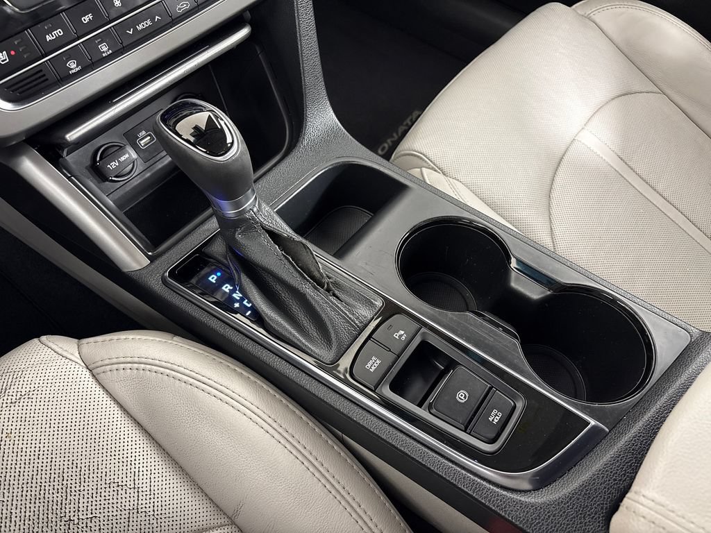 Used 2017 Hyundai Sonata Limited w/ Ultimate Package 04 FWD image 29