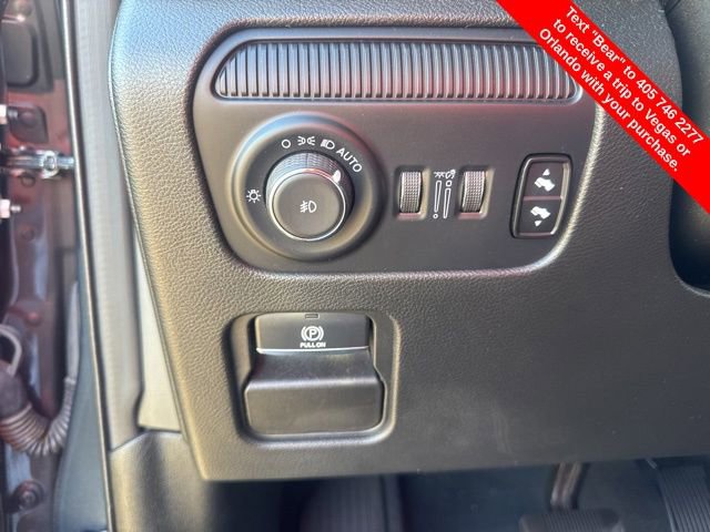 Used 2024 Jeep Wagoneer Series II w/ Flexible Seating Group image 28