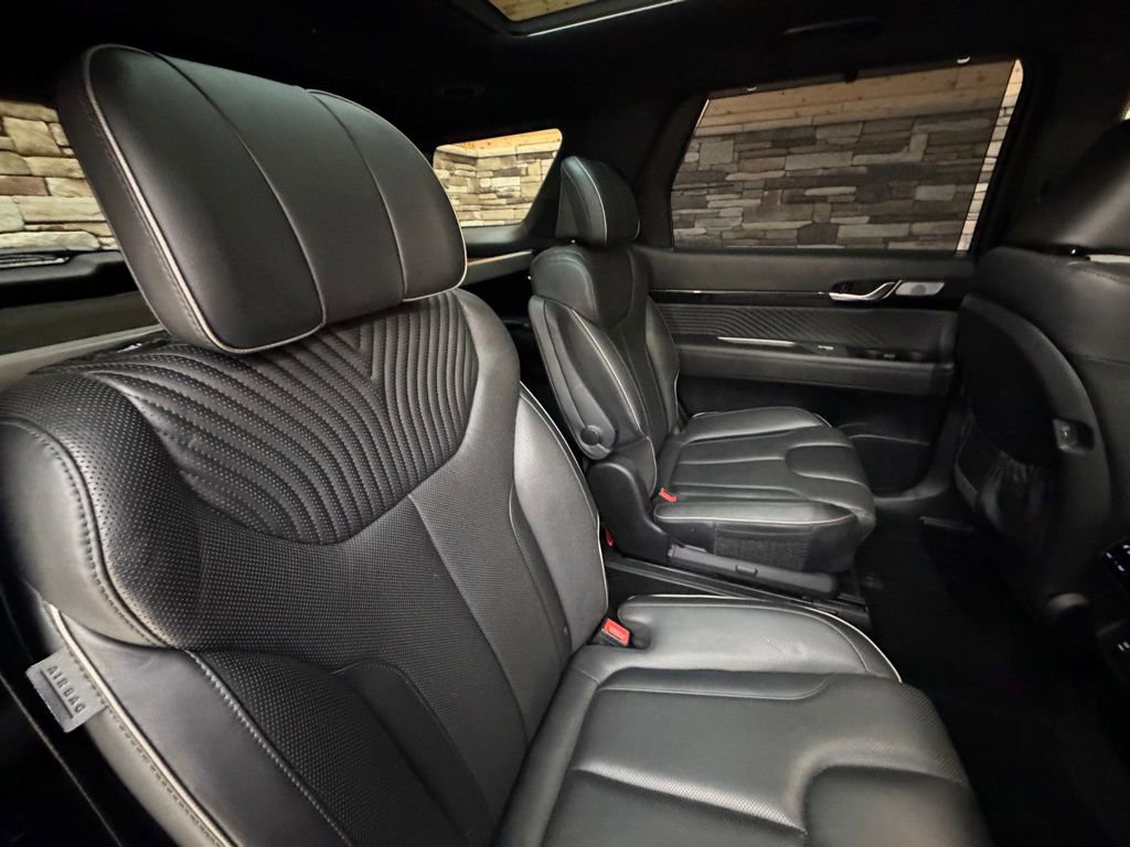 Used 2023 Hyundai Palisade Calligraphy w/ Cargo Package image 33