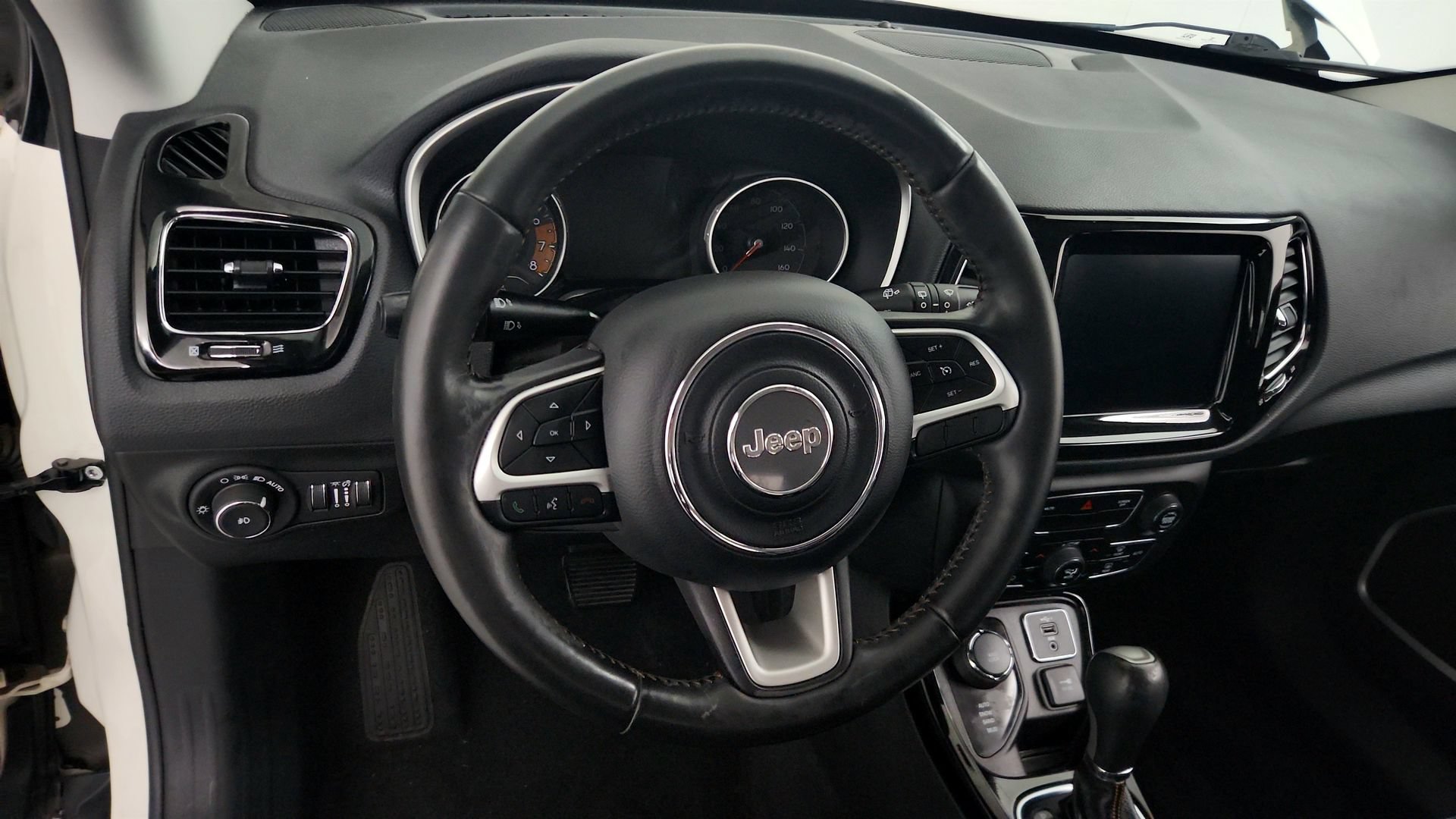 Used 2019 Jeep Compass Limited AWD/4WD image 18