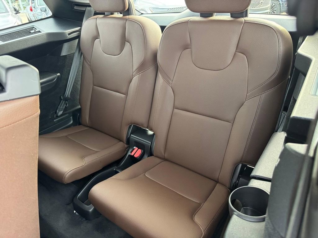 Certified 2025 Volvo XC90 B6 Plus w/ Protection Package image 10