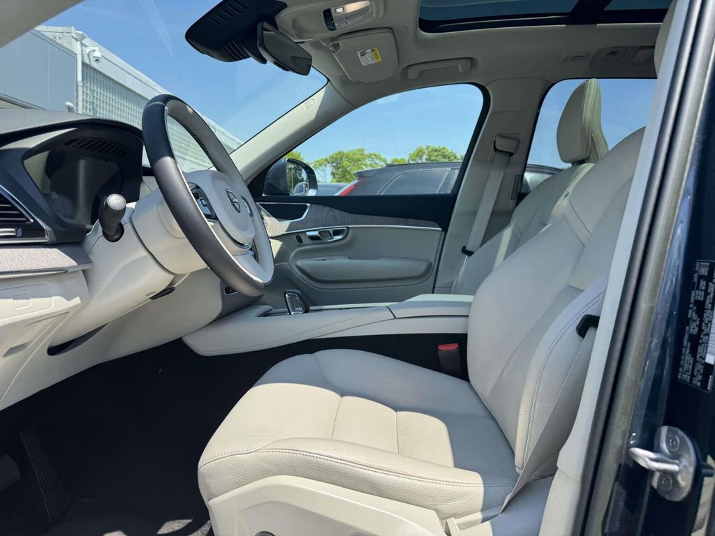 Used 2023 Volvo XC90 B6 Plus AWD/4WD image 16