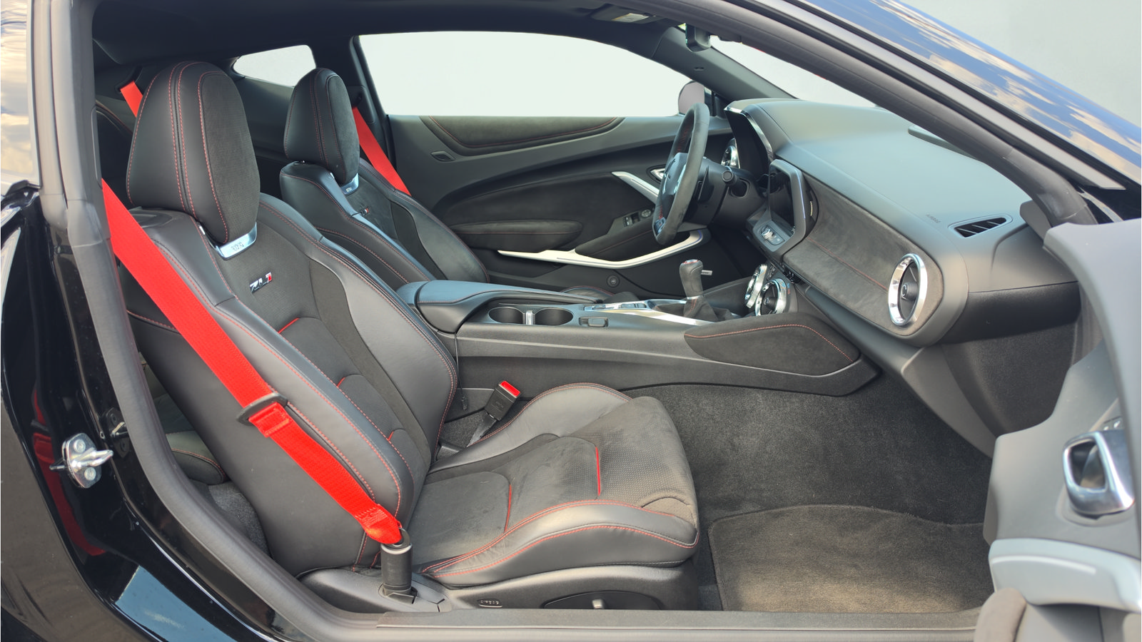 Used 2018 Chevrolet Camaro ZL1 RWD image 17