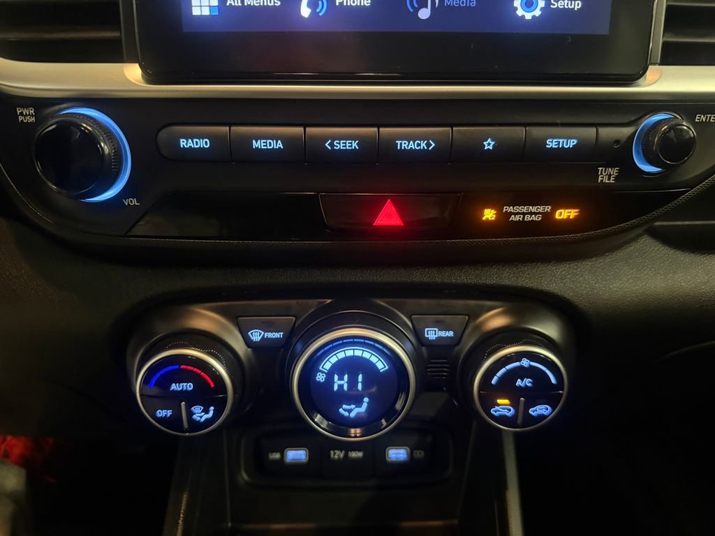 Certified 2022 Hyundai Venue SEL image 37