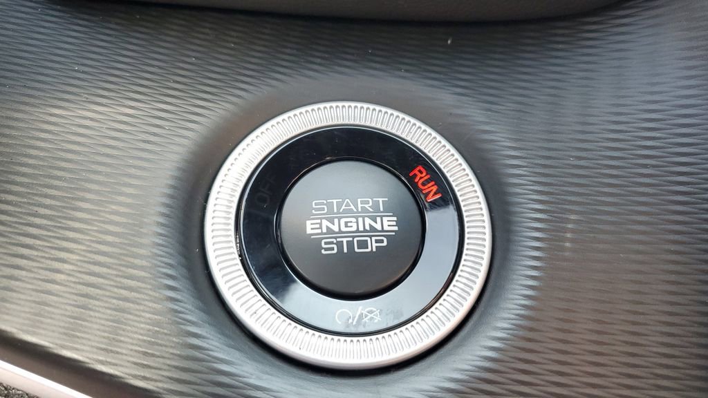 New 2025 Jeep Grand Cherokee L Altitude image 30