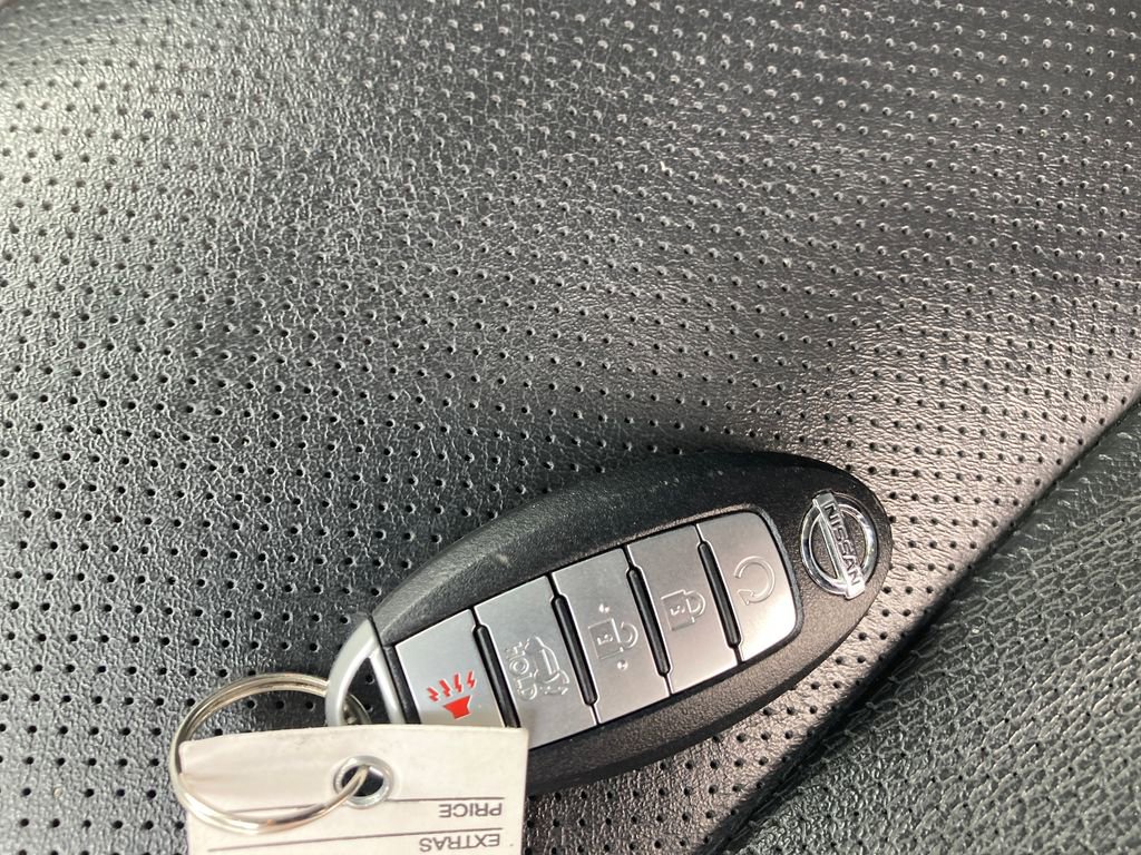 Used 2018 Nissan Rogue SL w/ Premium Package image 33