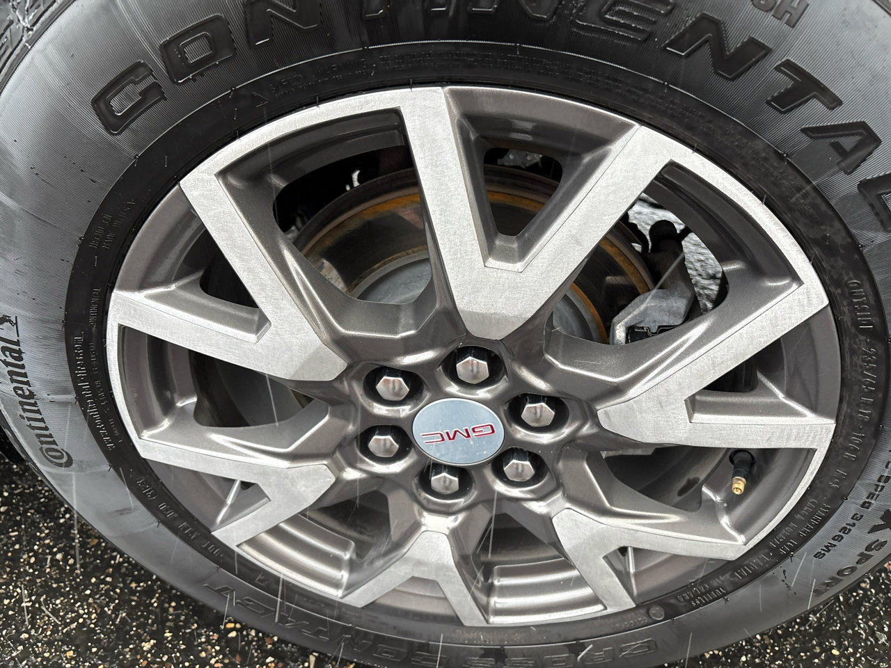 Used 2023 GMC Acadia SLE w/ Driver Convenience Package image 5