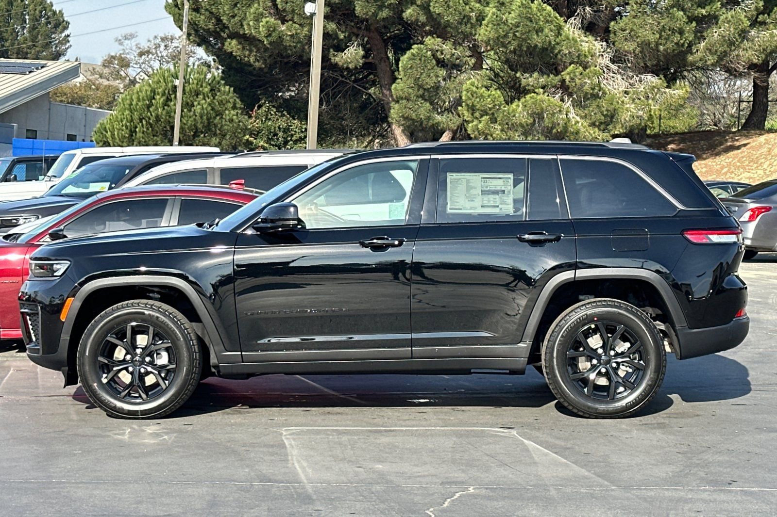 New 2026 Jeep Grand Cherokee Altitude image 7