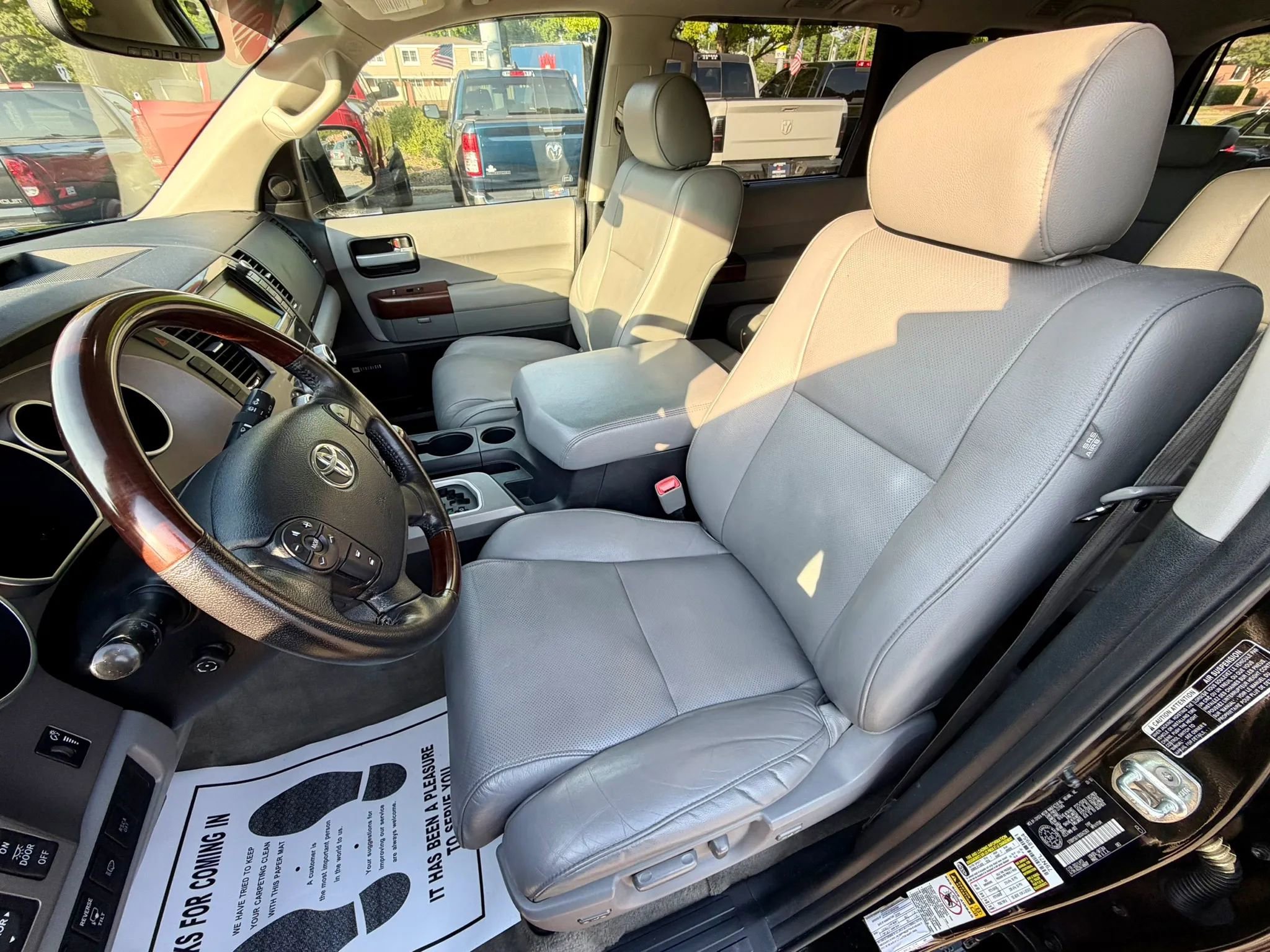 Used 2011 Toyota Sequoia Platinum AWD/4WD image 8