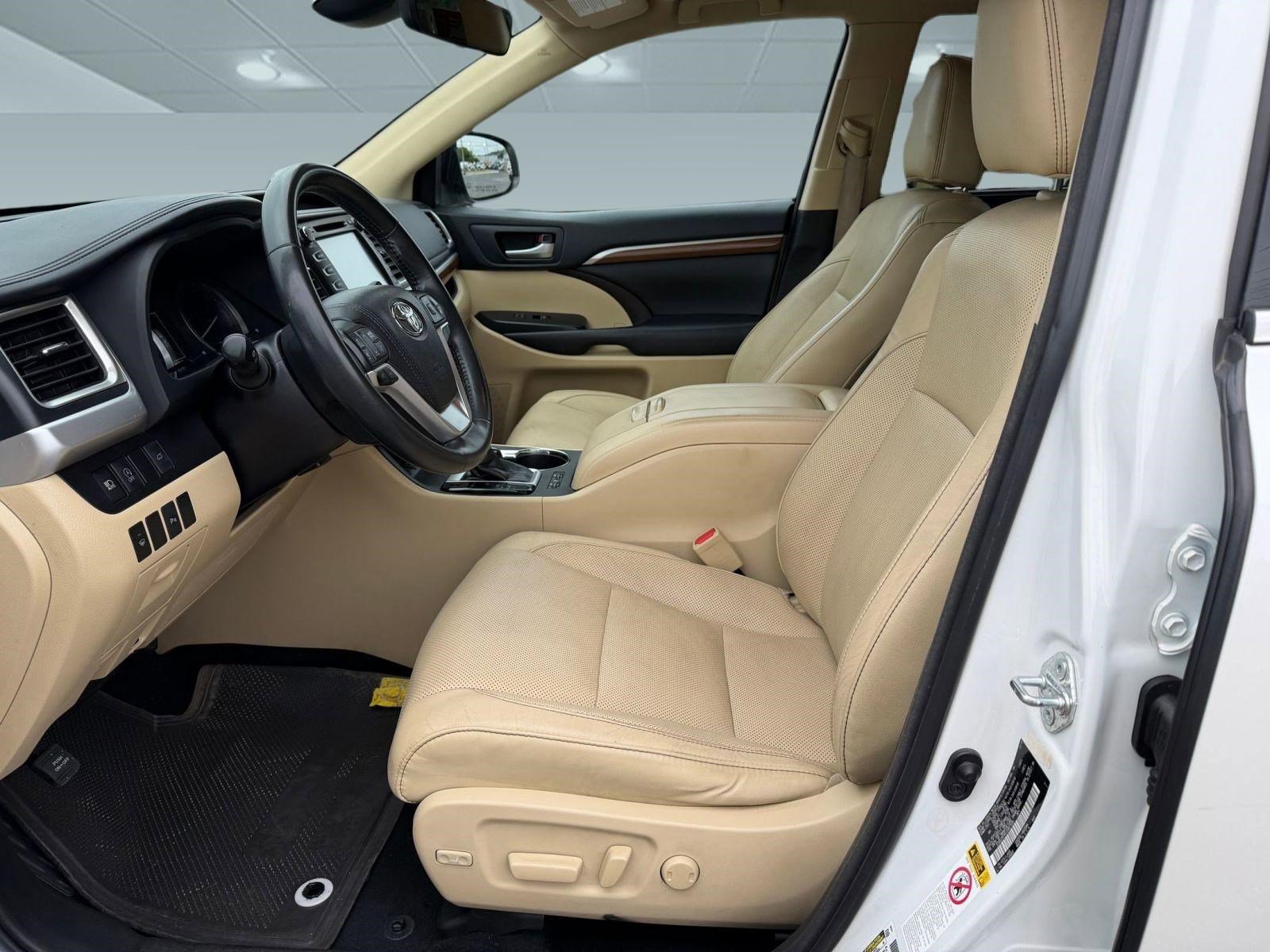 Used 2018 Toyota Highlander Limited AWD/4WD image 5