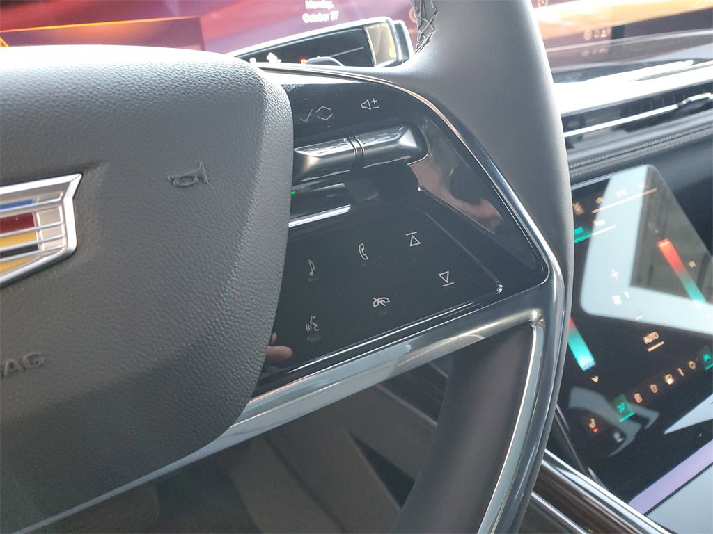 New 2026 Cadillac Escalade ESV Luxury w/ LPO, Radiant Package image 17