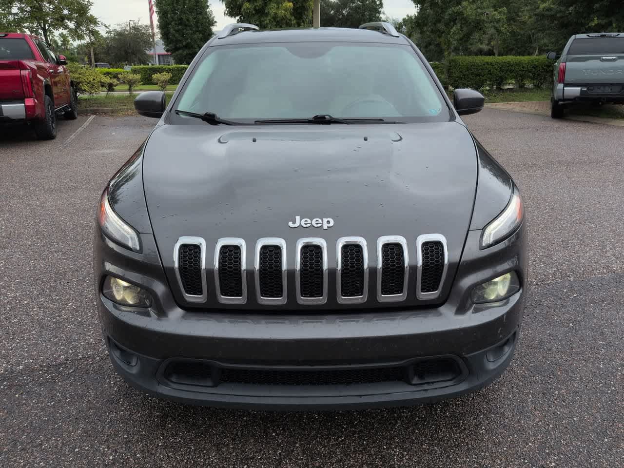 Used 2017 Jeep Cherokee Latitude w/ Safety/Convenience Group FWD image 9