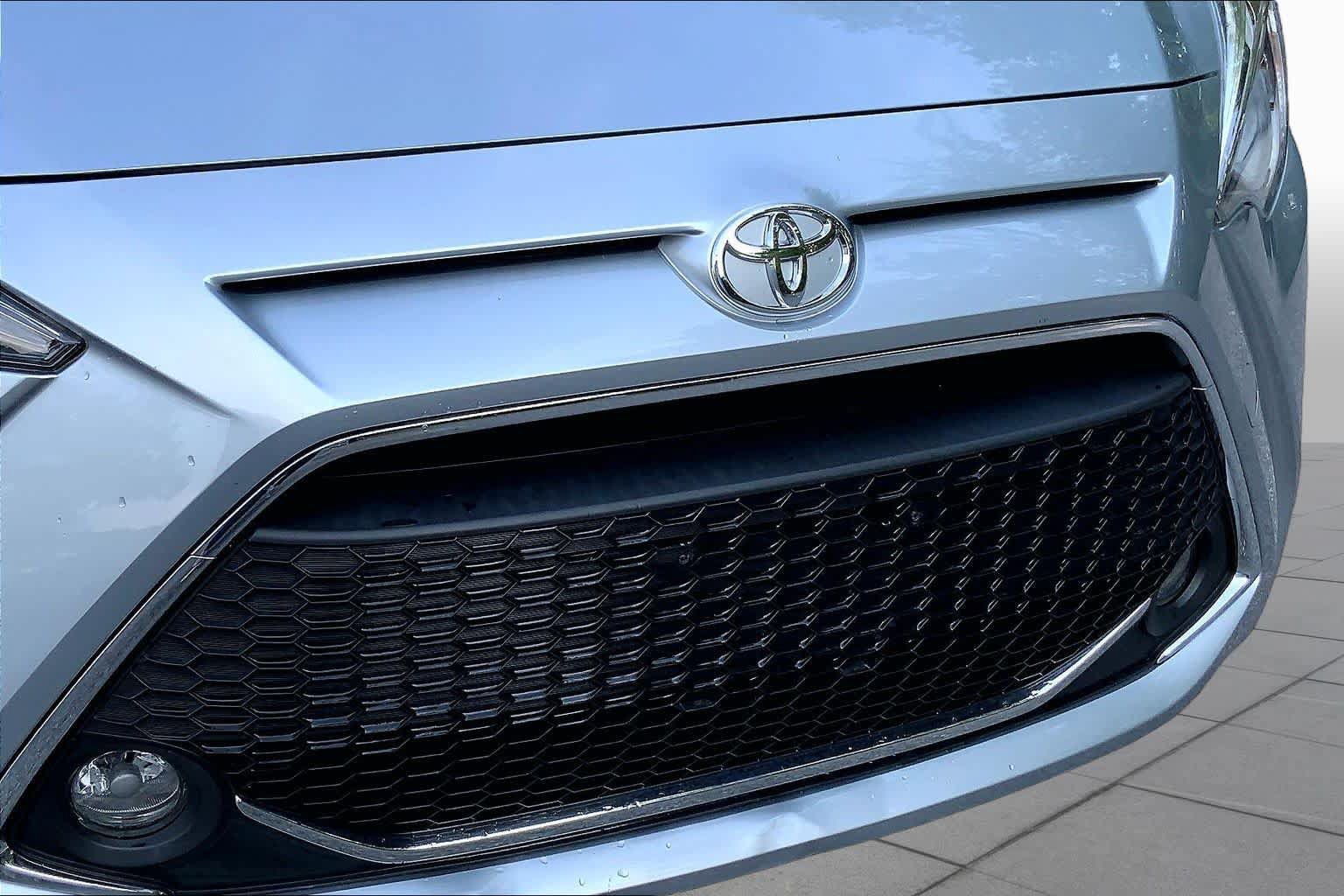 Used 2020 Toyota Yaris XLE FWD image 32