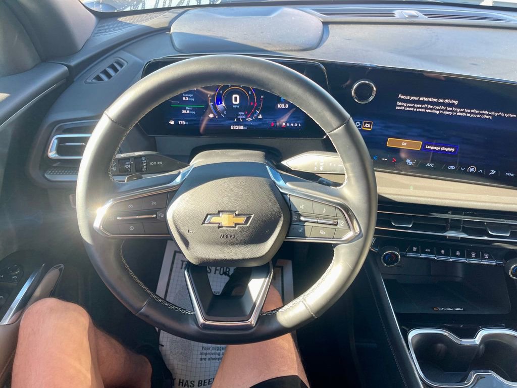 Used 2025 Chevrolet Traverse LT image 14