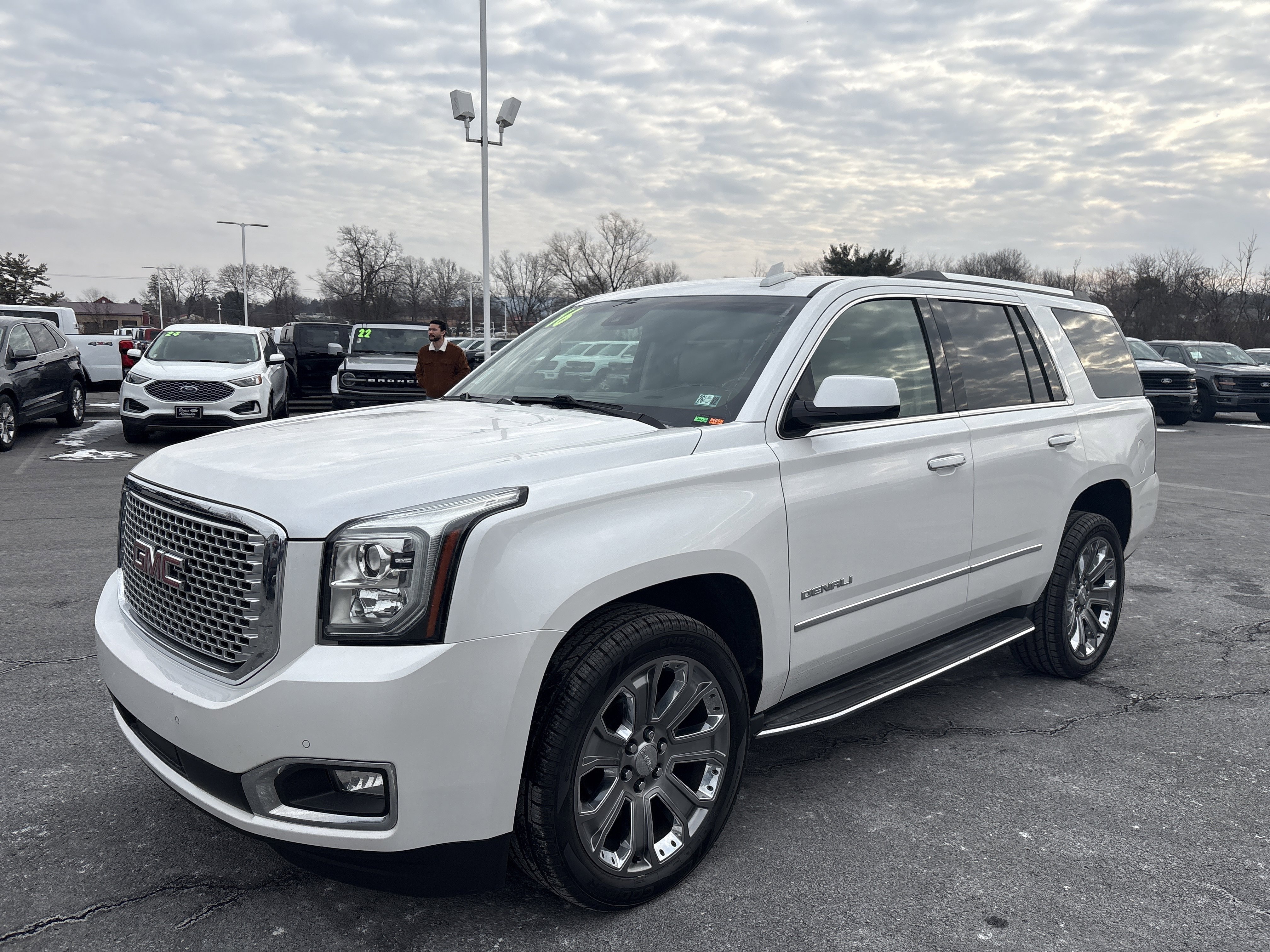 Used 2016 GMC Yukon Denali w/ Open Road Package image 8