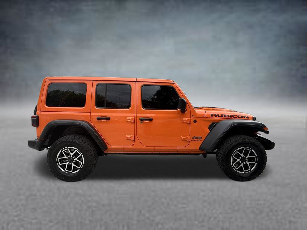 Used 2025 Jeep Wrangler Unlimited Rubicon w/ Convenience Group AWD/4WD image 8