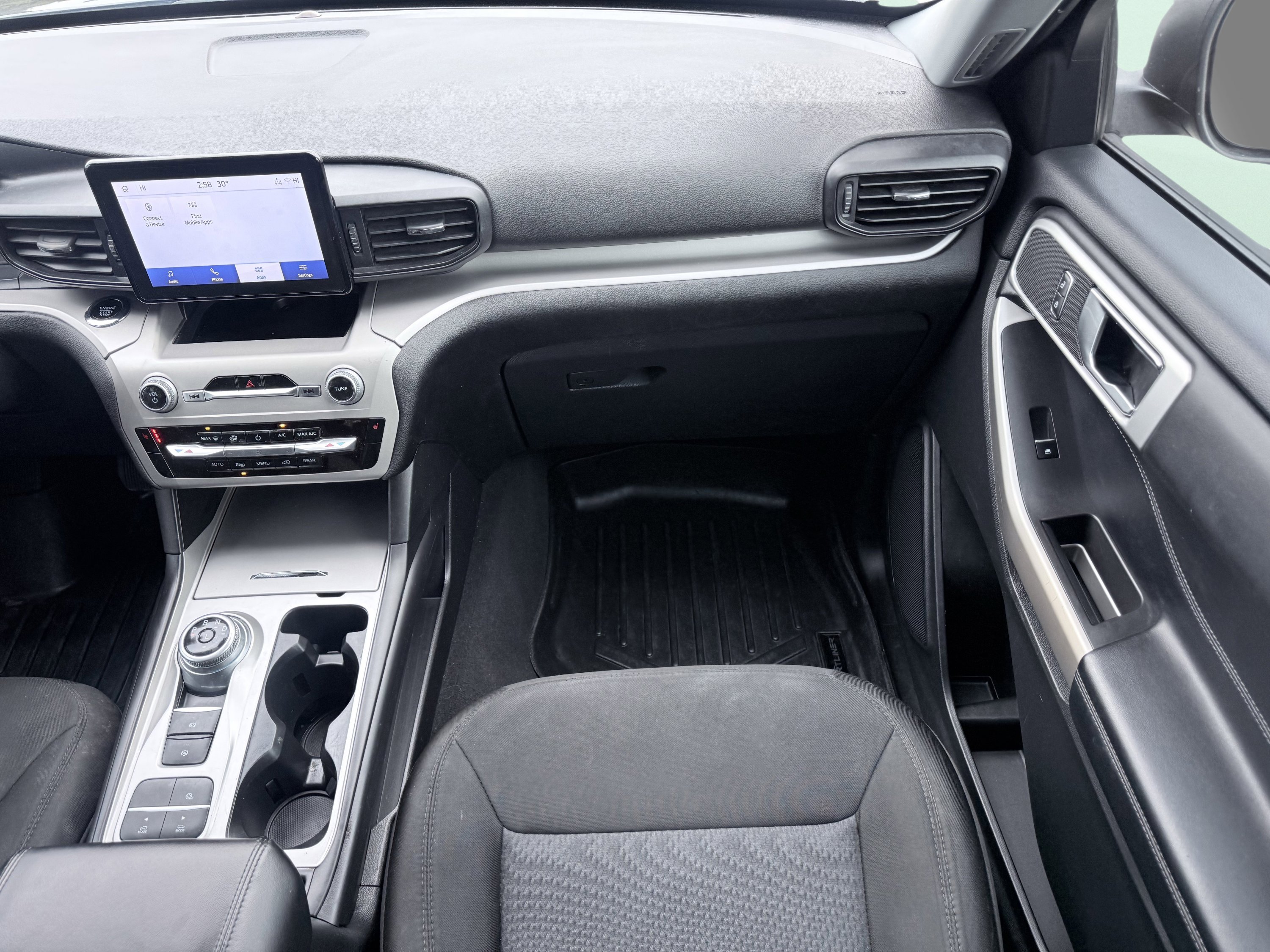 Used 2022 Ford Explorer XLT image 59