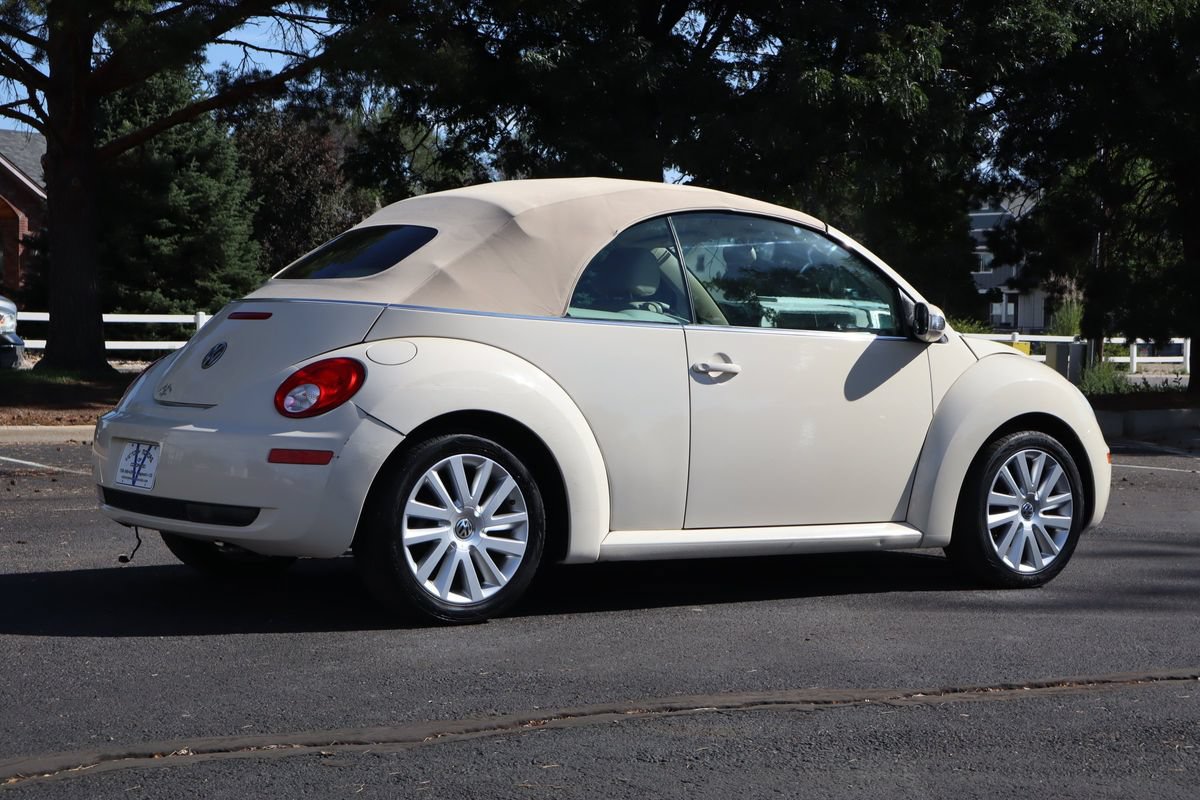 Used 2008 Volkswagen Beetle SE FWD image 18