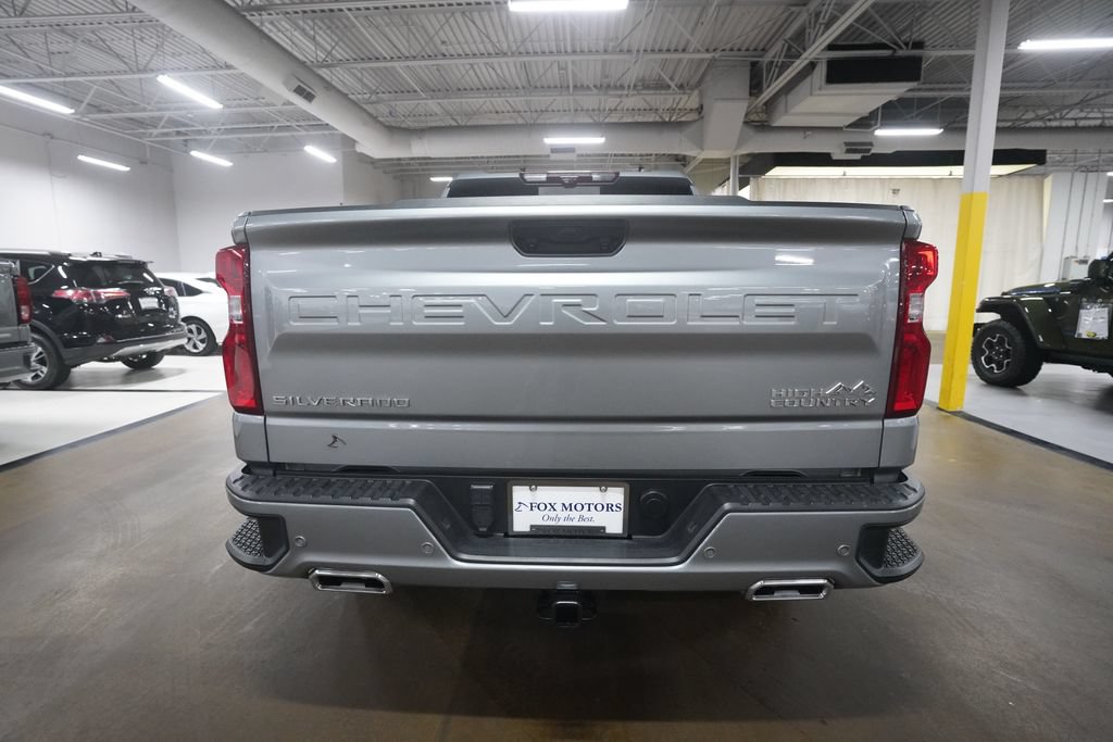 Used 2024 Chevrolet Silverado 1500 High Country w/ Technology Package AWD/4WD image 25