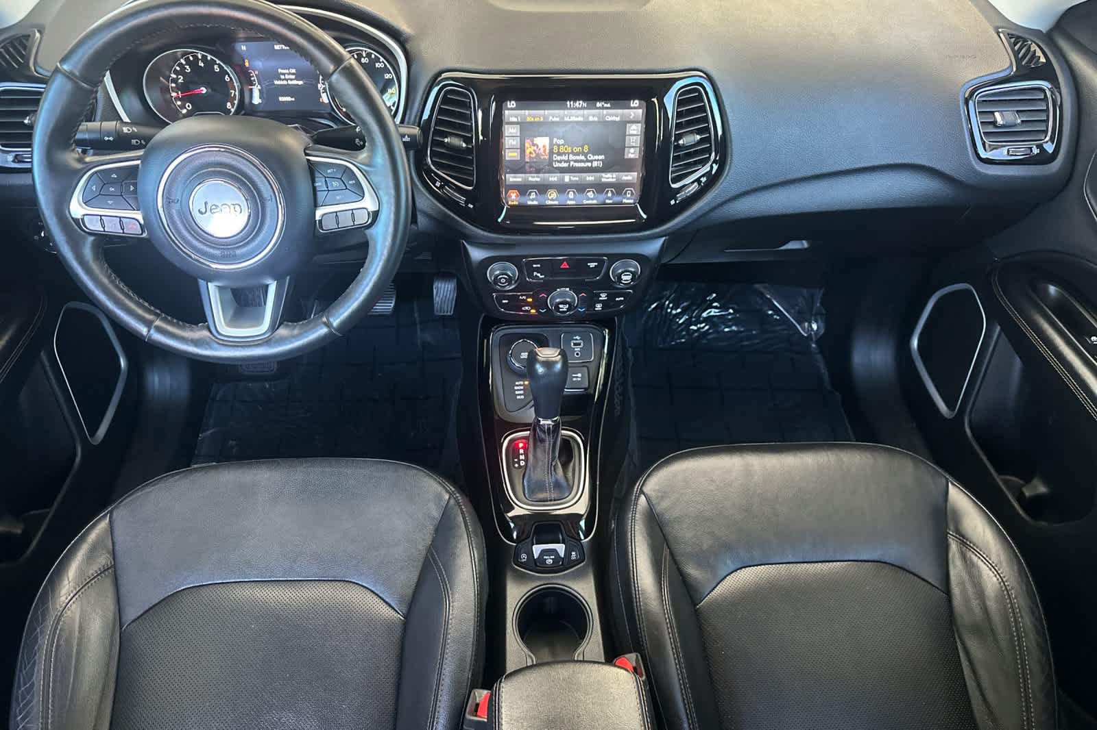 Used 2017 Jeep Compass Limited w/ Navigation Group AWD/4WD image 3