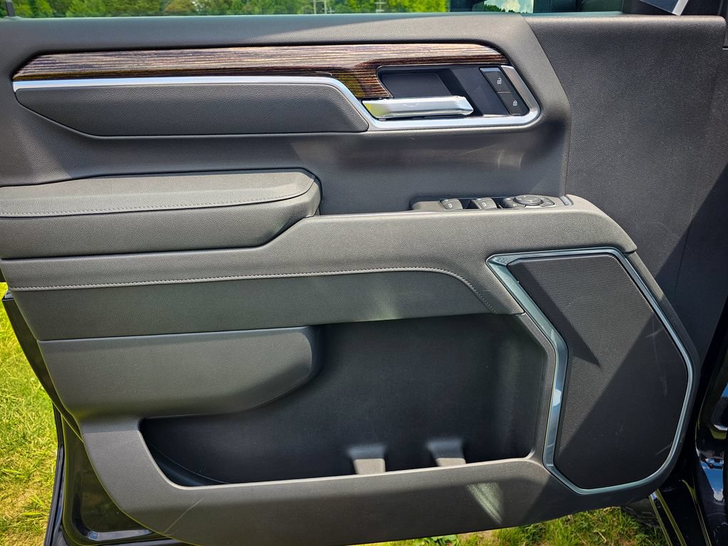 New 2026 GMC Sierra 2500 SLE w/ SLE Value Package; AWD/4WD image 11