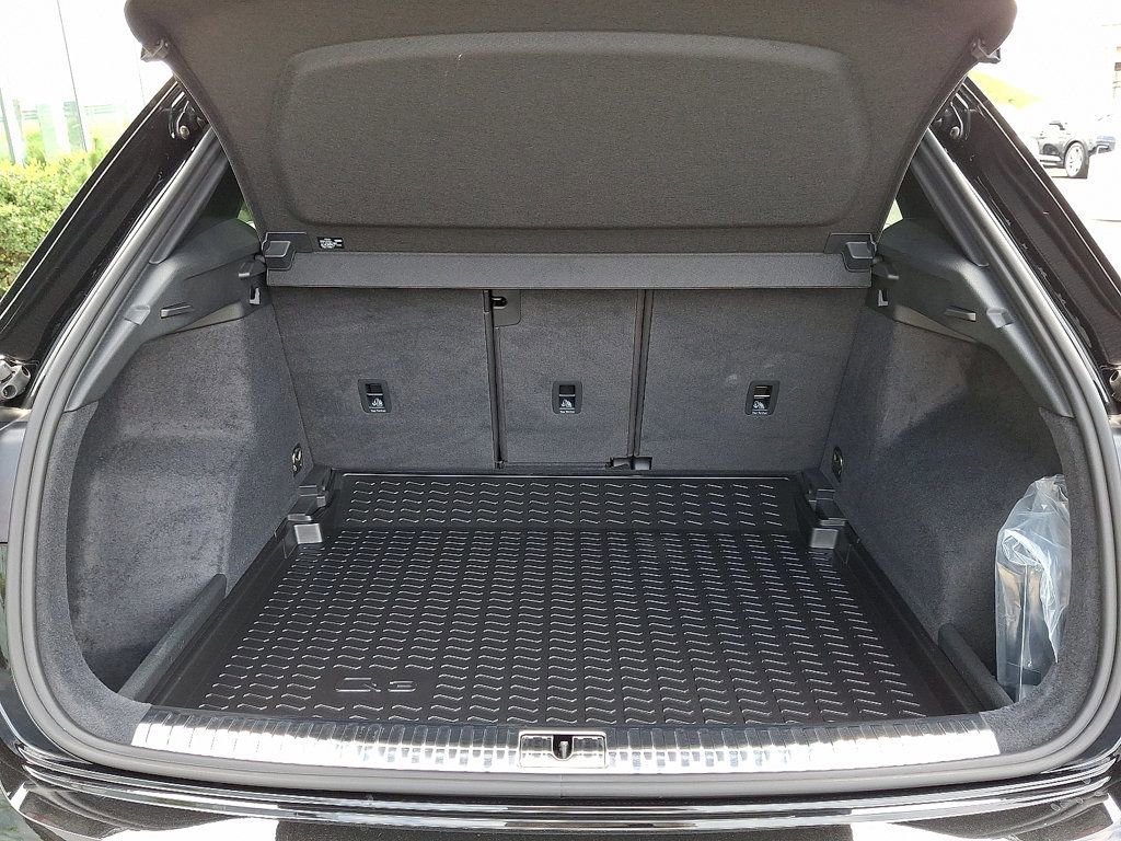 Certified 2024 Audi Q3 2.0T Premium Plus image 28