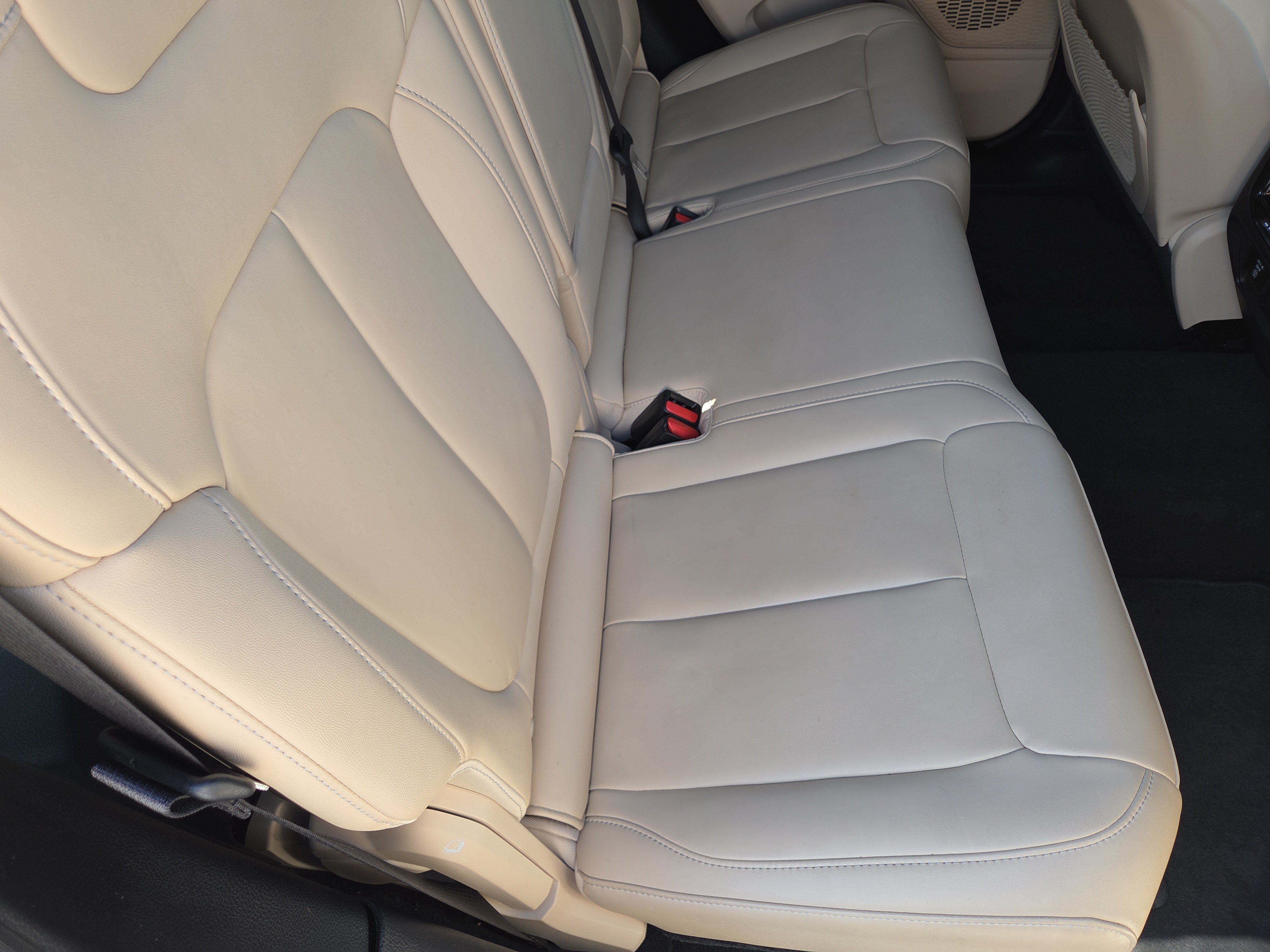 Used 2023 Jeep Grand Cherokee Limited AWD/4WD image 21