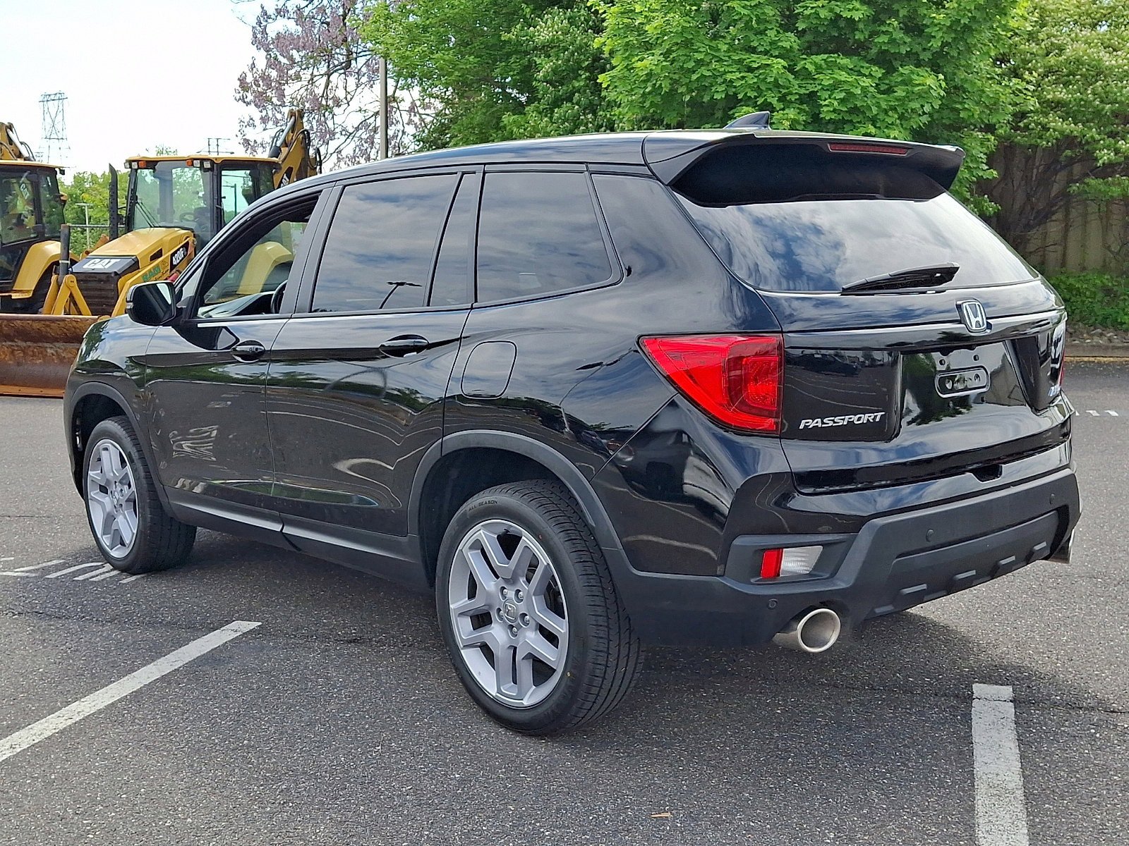 Used 2024 Honda Passport EX-L image 4