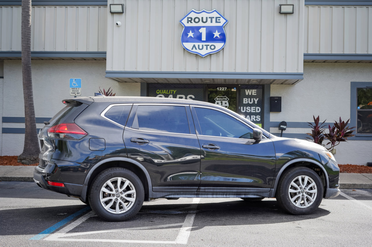 Used 2020 Nissan Rogue S image 4