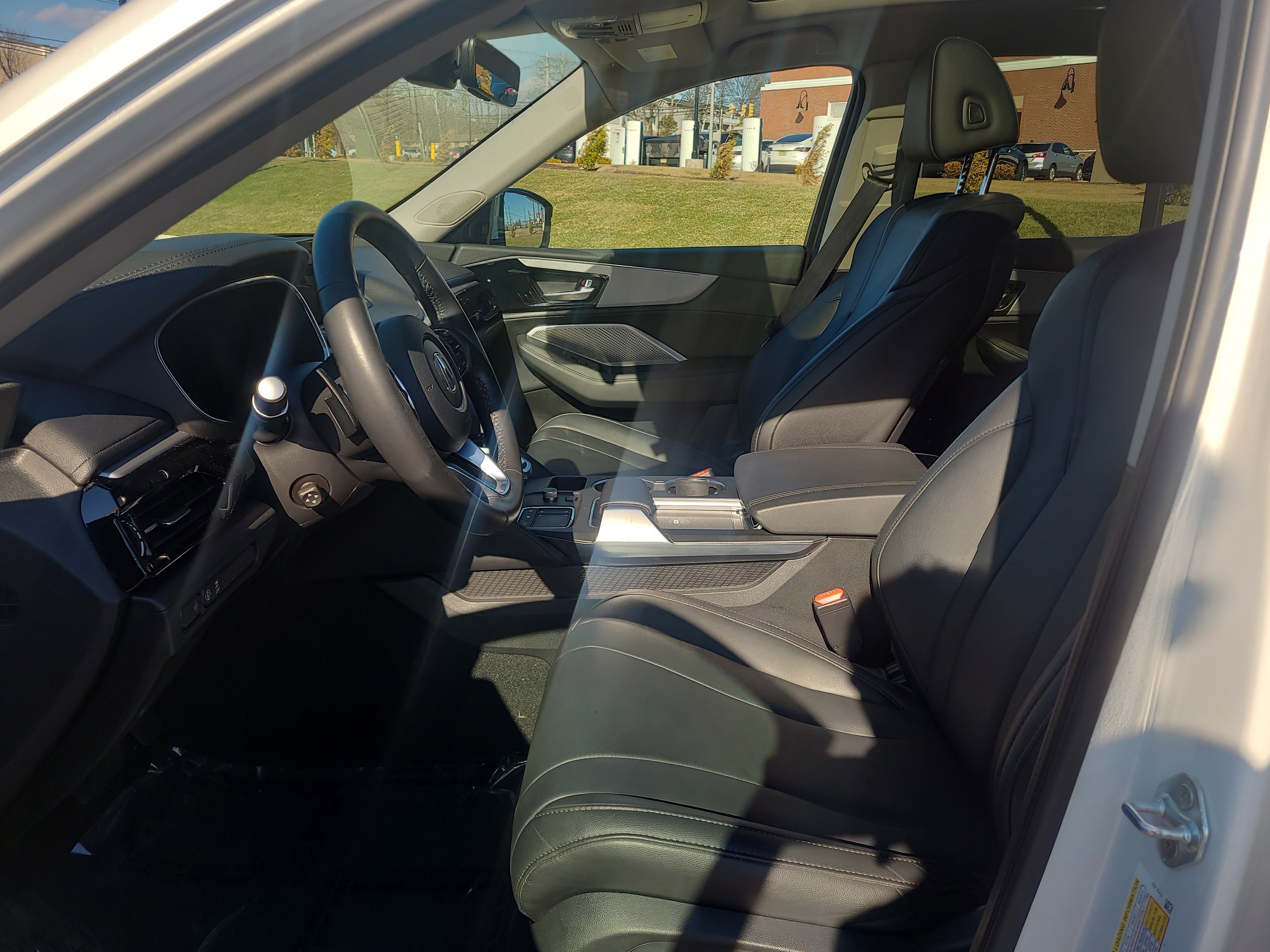 Used 2023 Acura MDX SH-AWD image 17