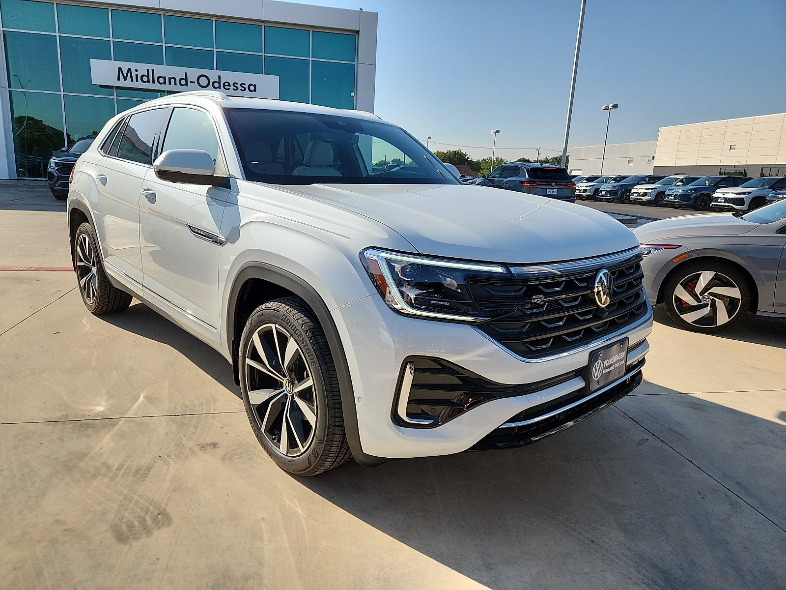 New 2026 Volkswagen Atlas Cross Sport SEL Premium R-Line