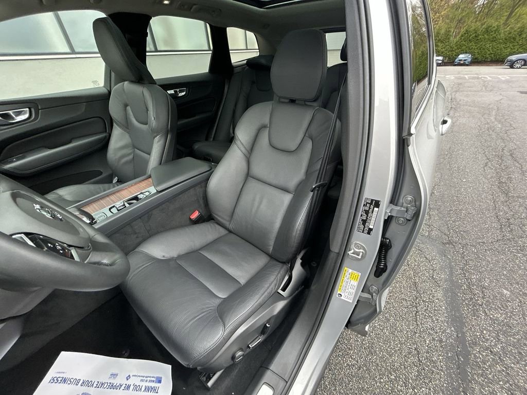Certified 2023 Volvo XC60 B5 Plus AWD/4WD image 15