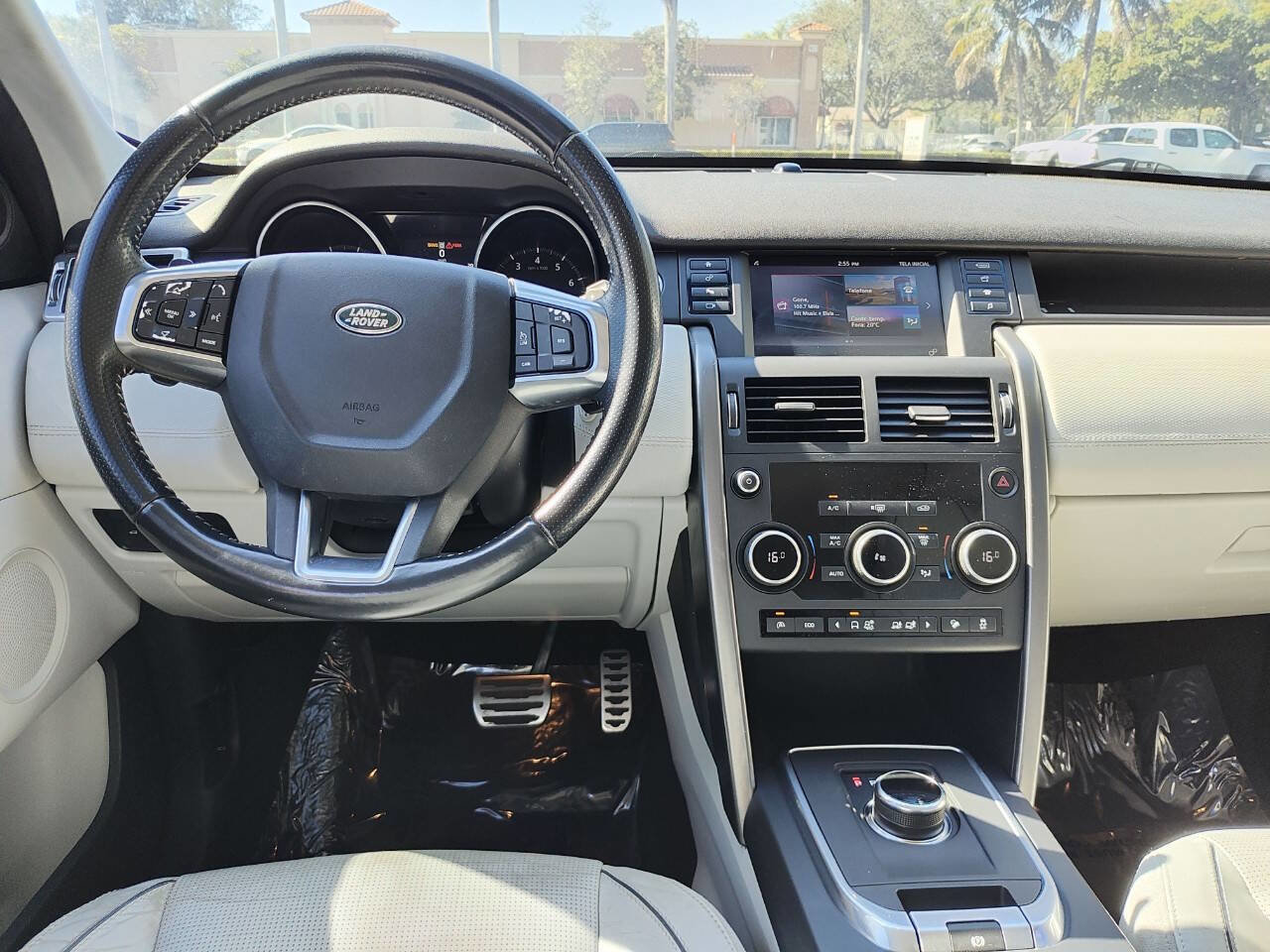 Used 2017 Land Rover Discovery Sport HSE image 39