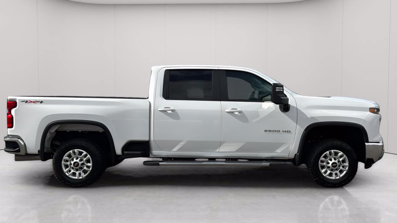 Used 2025 Chevrolet Silverado 2500 LT w/ Safety Package AWD/4WD image 3