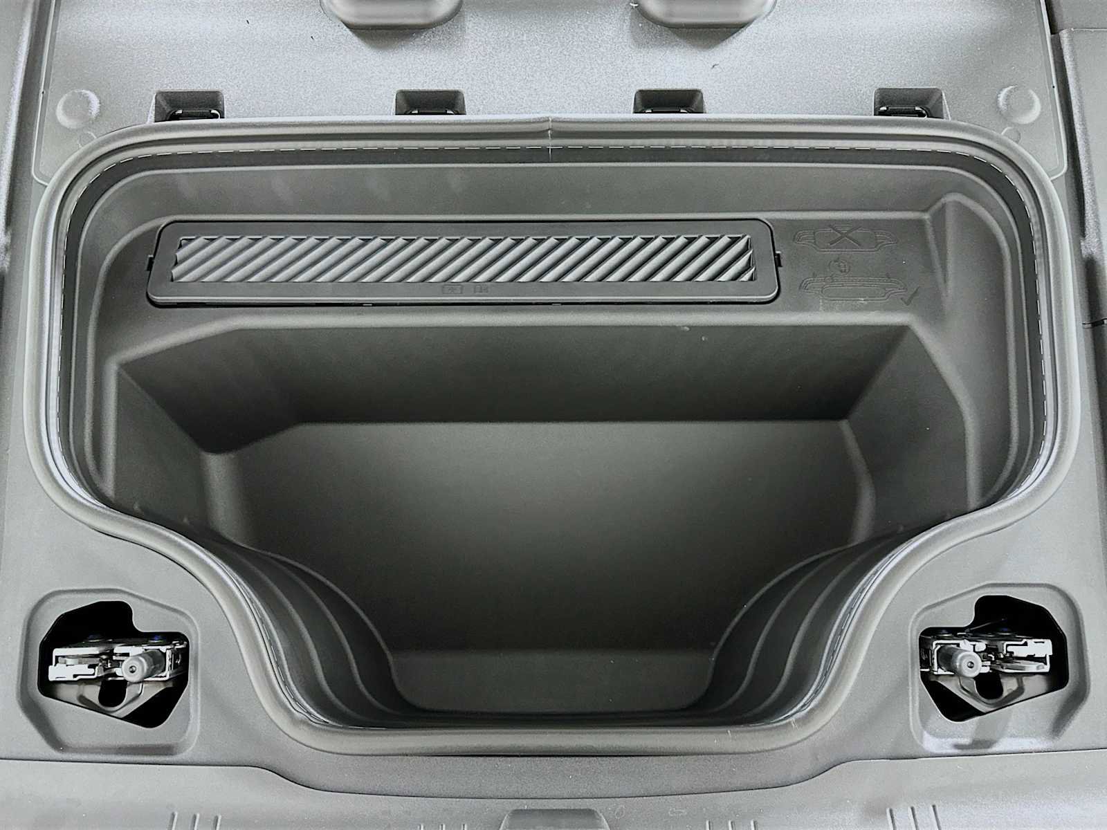 New 2025 Audi A6 e-tron Premium Plus image 28