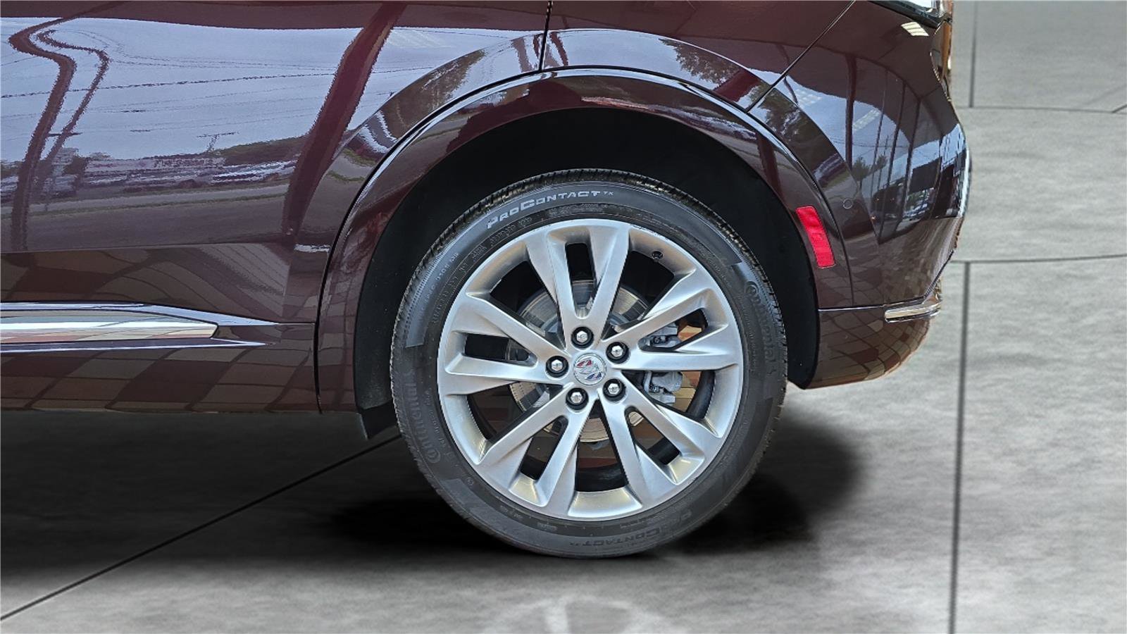 Used 2023 Buick Envision Avenir AWD/4WD image 33