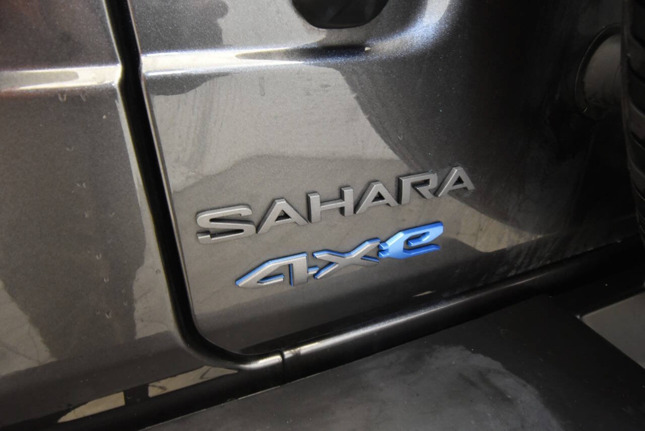 Used 2025 Jeep Wrangler Unlimited Sahara AWD/4WD image 30