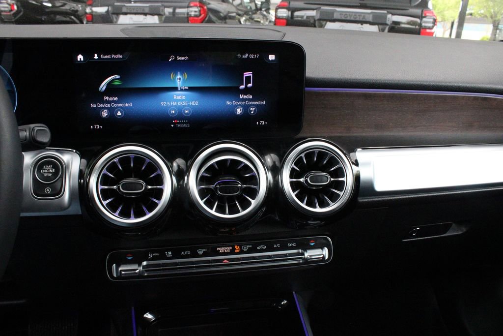 Used 2022 Mercedes-Benz GLB 250 4MATIC image 38