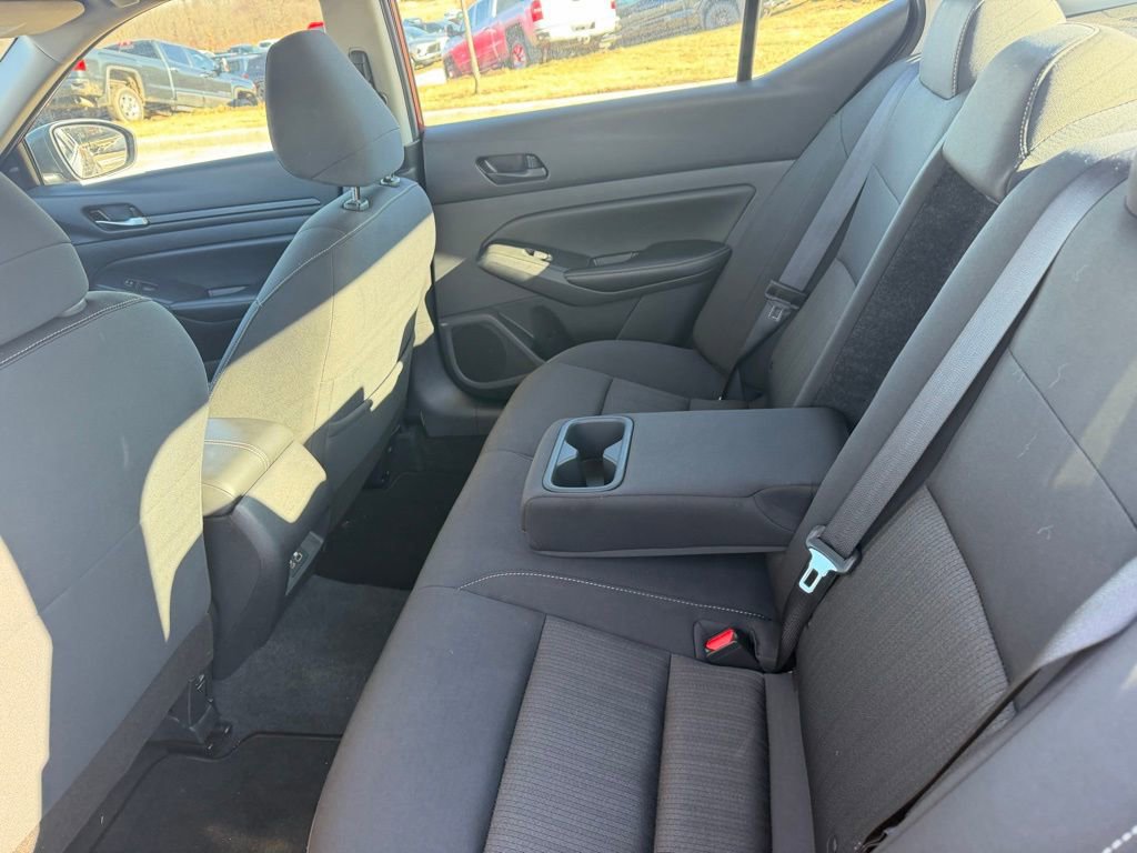 Used 2024 Nissan Altima 2.5 SV image 6