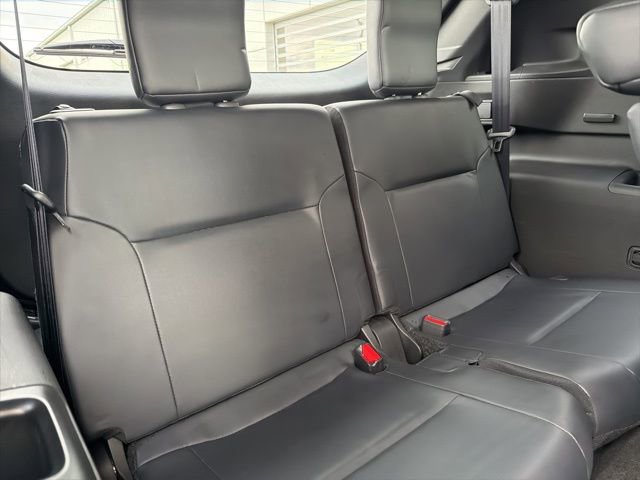 Used 2025 Mitsubishi Outlander SE image 32