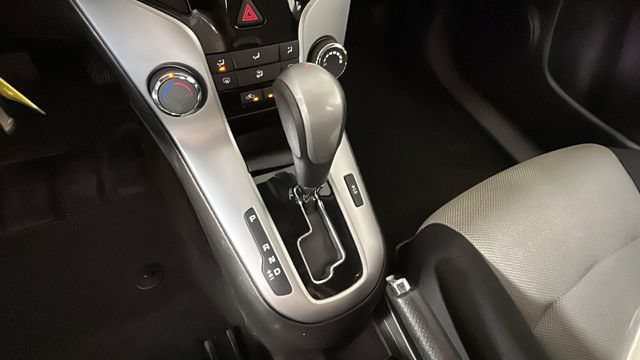 Used 2016 Chevrolet Cruze LS FWD image 21
