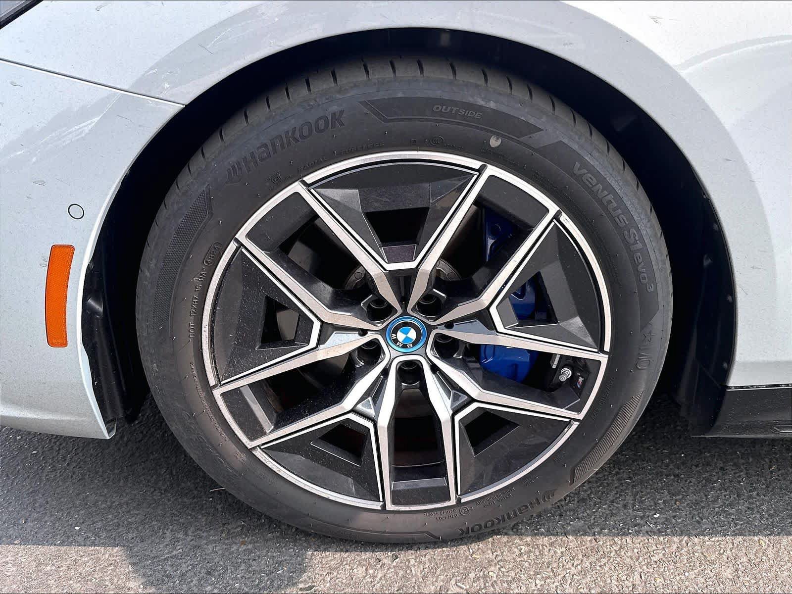 Used 2025 BMW i5 M60 w/ Executive Package AWD/4WD image 33