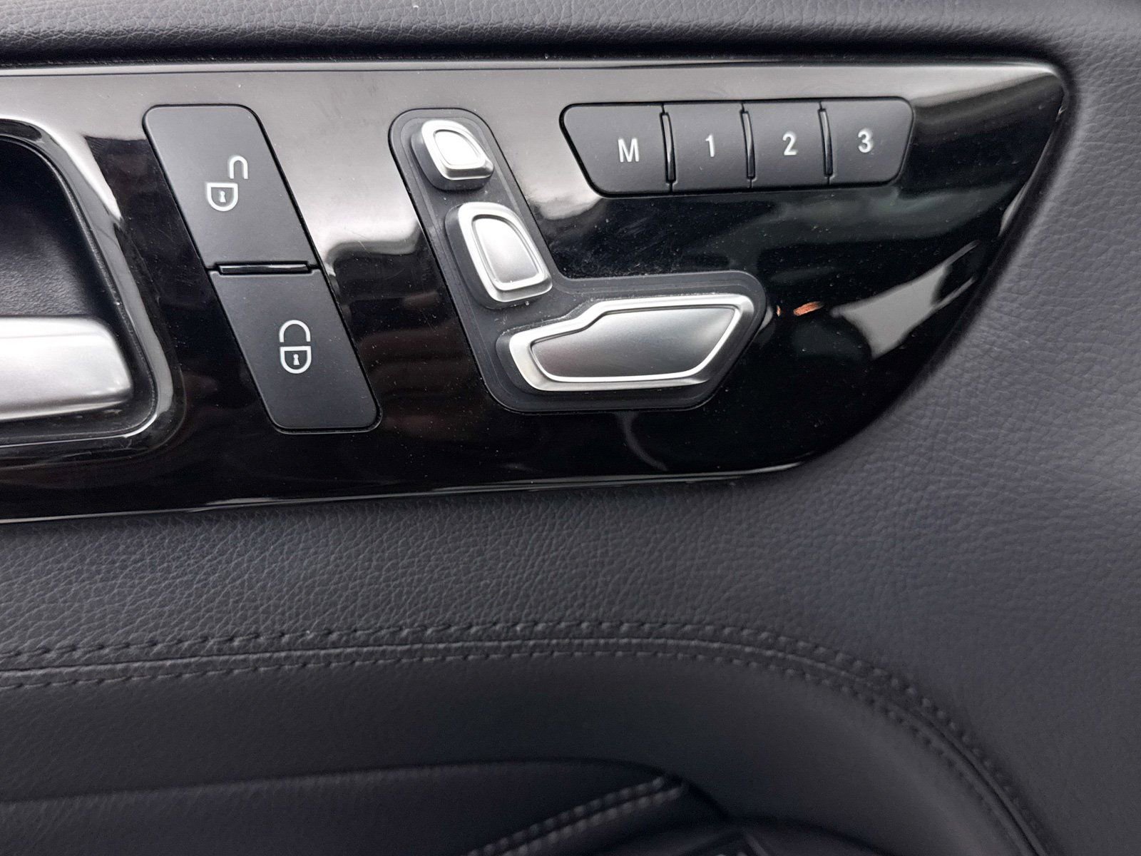 Used 2019 Mercedes-Benz GLS 550 4MATIC image 26